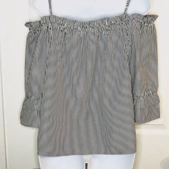 Lily White Off Shoulder Ruffle Top Grey Stripe M - Picture 7 of 9